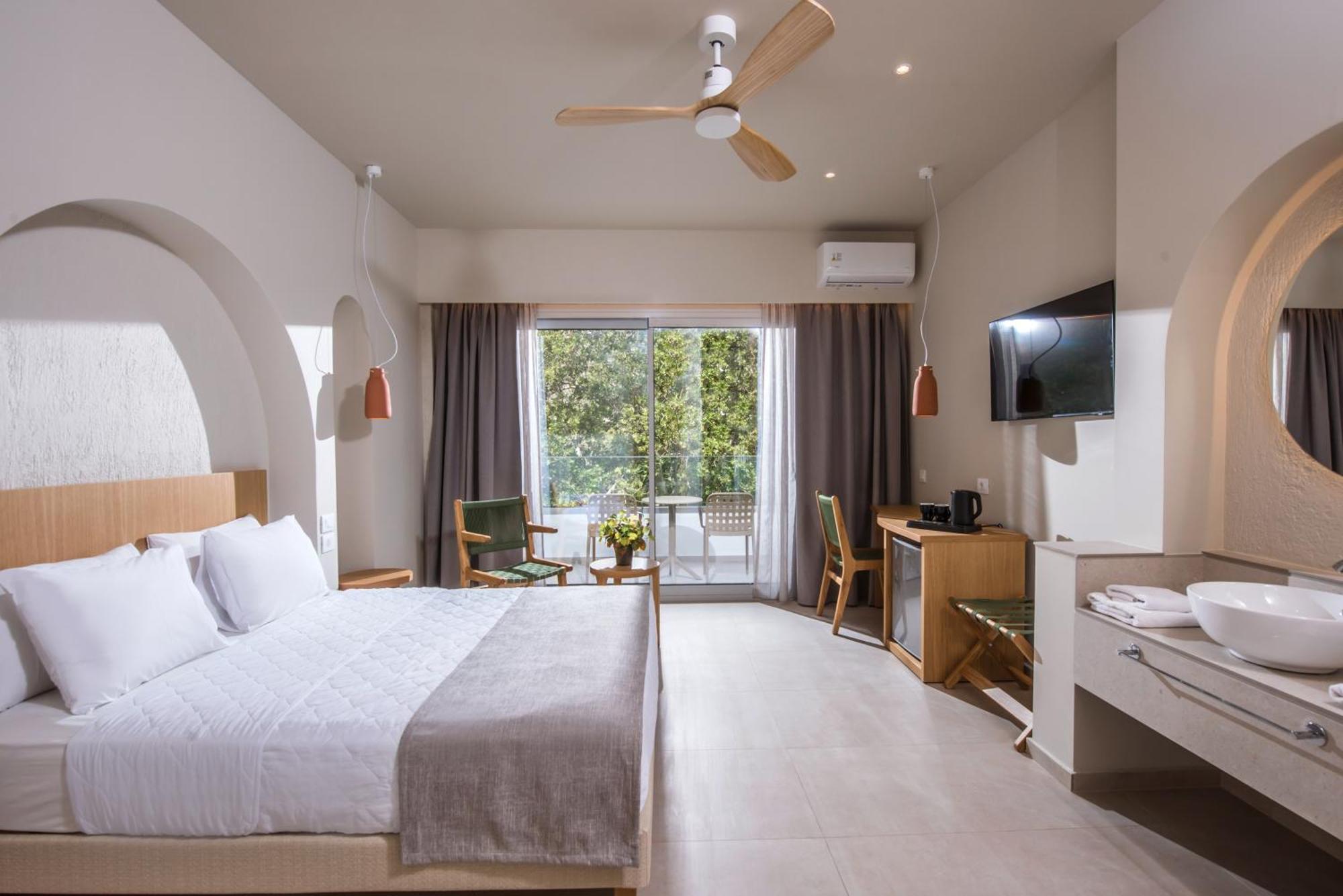 South Coast Hotel Makrýgialos 외부 사진